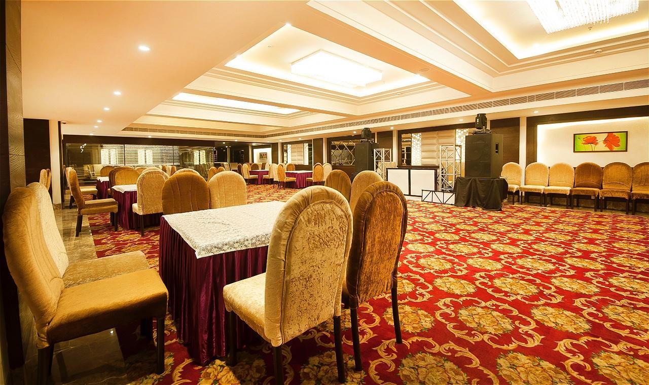 The Palm Court Otel Ludhiana Dış mekan fotoğraf
